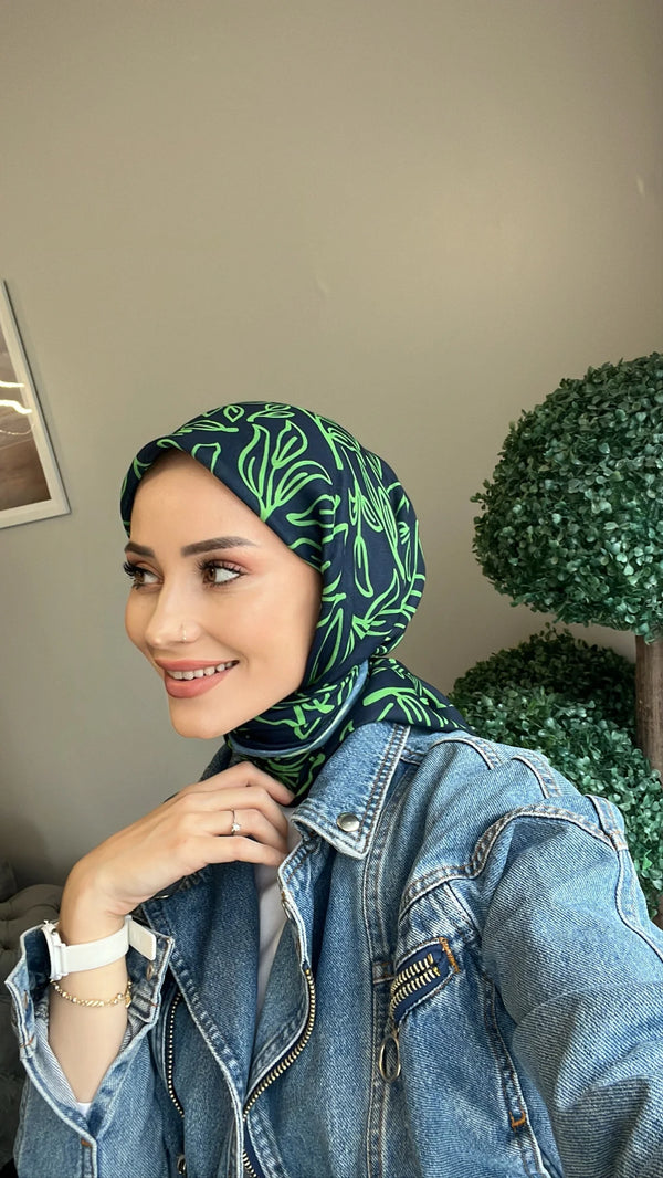 Yaprak Desenli Kare Eşarp - Lacivert